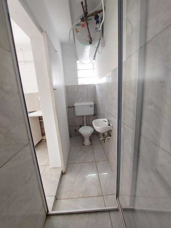 1 Bedroom Property for Sale in Goodwood Central Western Cape